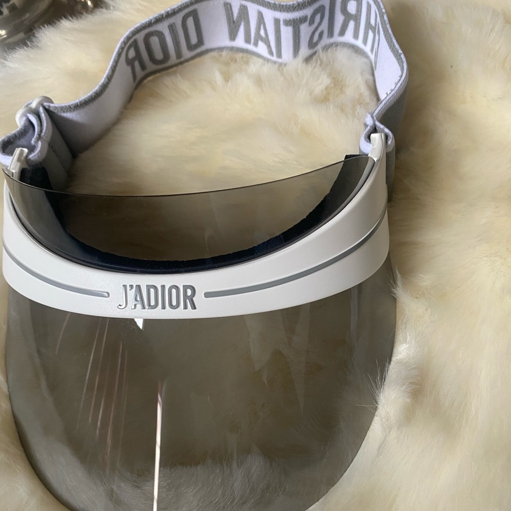Dior Gray and White New Diorclub1 visor